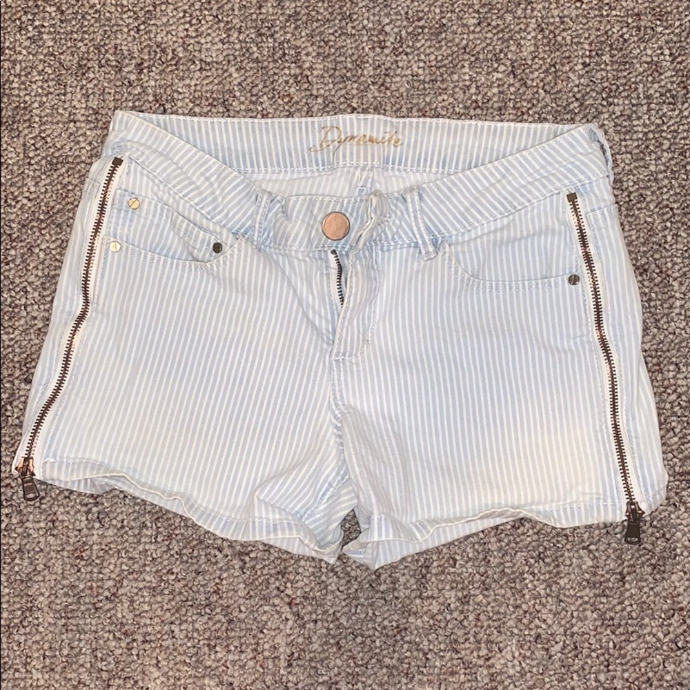 Striped Shorts💙